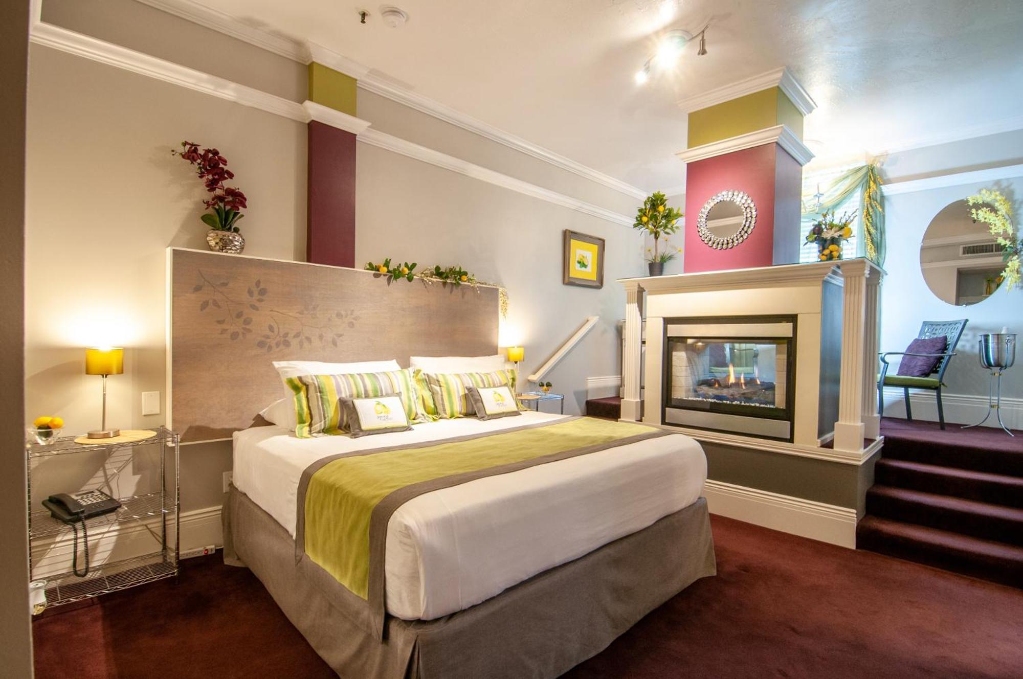 Deluxe Double Room with Sea View,1538154811:JPEG