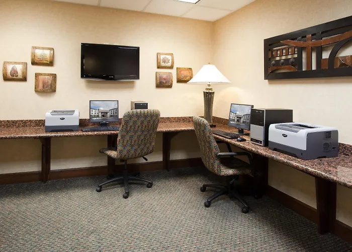 Boutique hotel only: Holiday Inn Express Airport East By Ihg