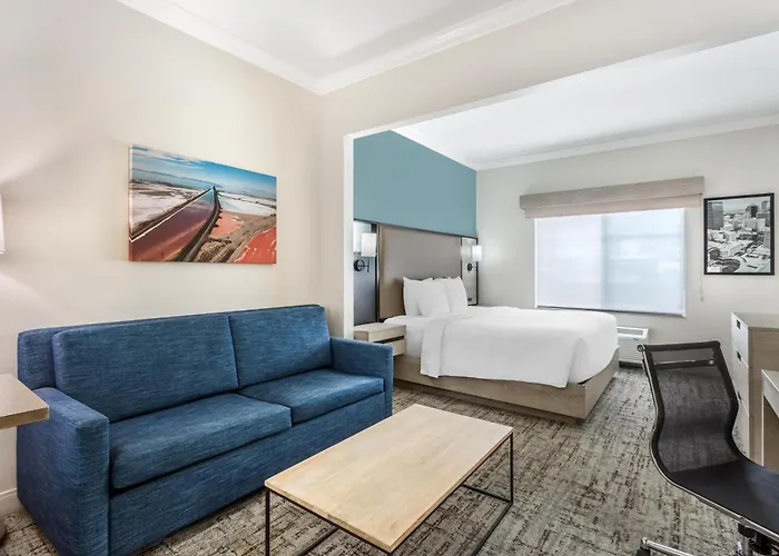 Best Western Plus Airport Inn & Suites